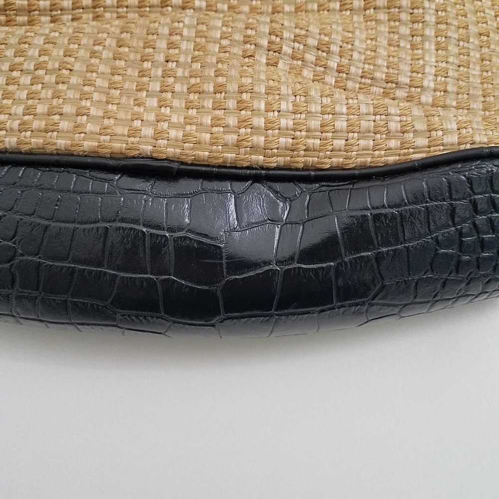 TODAY ONLY! $8 Straw/Crochet Tan and Black Handbag - Picture 12 of 14